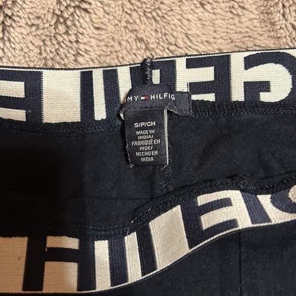 Tommy Hilfiger Leggings with Red and White Stripe - Picture 4 of 6